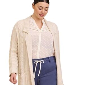 Torrid Ivory Chiffon Clip Dot With Contrasting Eyelet Top NWT Size 6x